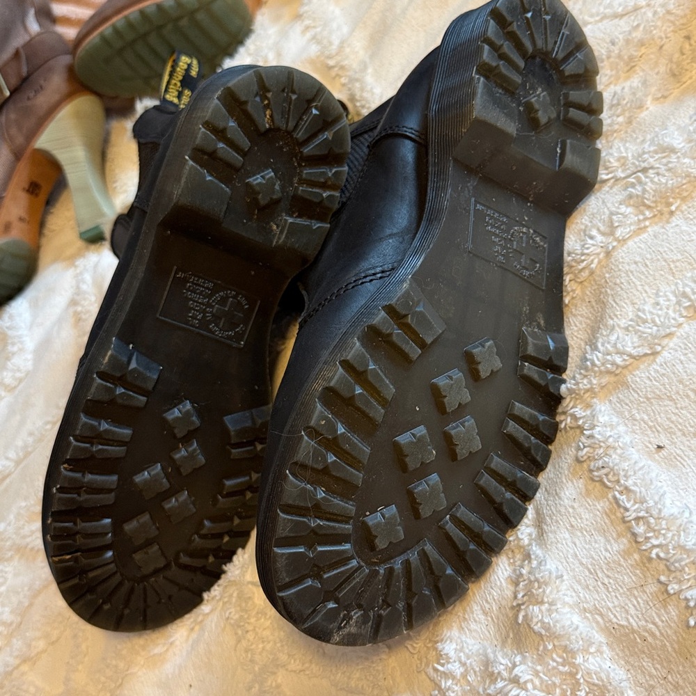 Dr. Martens Faux Fur Lined, Leather Chelsea Boots EU size 41. - Picture 5 of 6